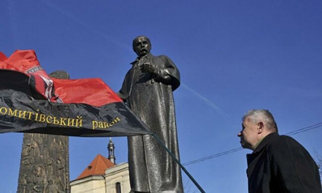 Червоно-чорний стяг зроблять прапором ЗСУ (фото)