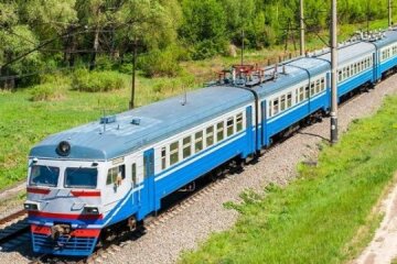 Харьковчанин бросился под электричку, очевидцы застыли: от подробностей стынет кровь