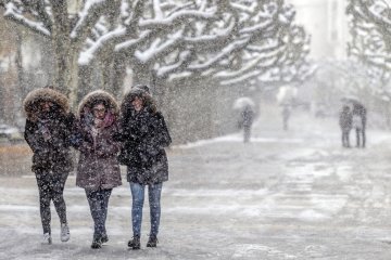 Погода на завтра: снежный апокалипсис продлится, украинцам лучше сидеть дома