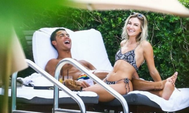 Роналду "спалился"  в Майями с новой половинкой 