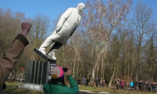 Замена одних мифов другими: украинский певец разнес декоммунизацию в пух и прах