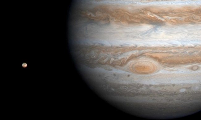 NASA установило происхождение таинственного пятна на Юпитере