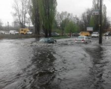  Київська вулиця Фанерна пішла під воду (фото)