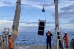 Глубоководные поиски доставили на сушу крошечные кусочки метеорита, фото предоставлено Ави Лебом)