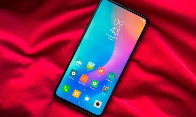 Потрійна камера і сенсор під екраном: чим порадує Xiaomi Mi 9
