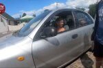 Ничего за это не будет: под Киевом 12-летний сын копа сам катает друзей на машине отца