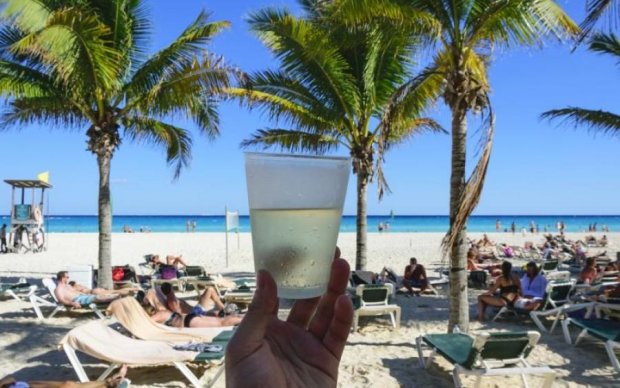 Лето и алкоголь: как правильно пить в жару