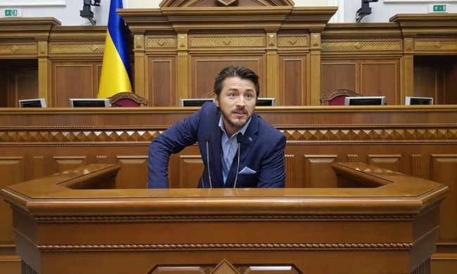 Ученик электрослесаря, рэкетир и грузчик: с чего начинали артисты, которые идут в политику