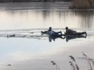 В Харькове мужчина провалился под лед, фото: социальные сети