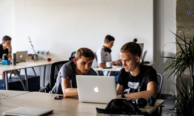 У 45 років - йти на пенсію? Чому українцям з віком все важче влаштуватися на нормальну роботу