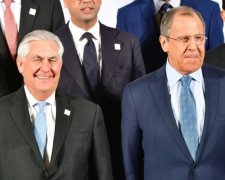 Лавров и Тиллерсон сели за стол переговоров