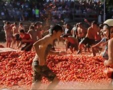 Чилійці влаштували "томатну бійку" посеред міста