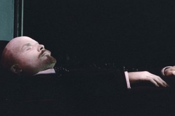 Российские попы потребовали закопать Ленина