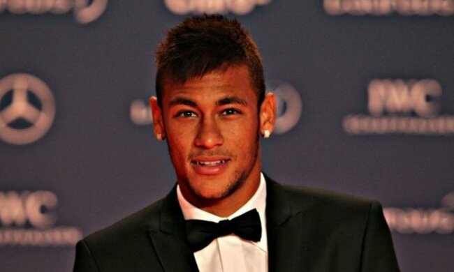 Зірка Барселони показав свою колекцію дорогих годинників