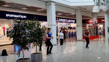 Sportmaster продолжает работать в Украине: Фото скриншот из Youtube