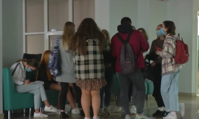 Студенты, кадр из видео