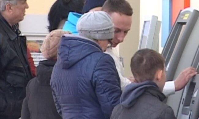 Налоговая проверит дорогие покупки, кадр из видео