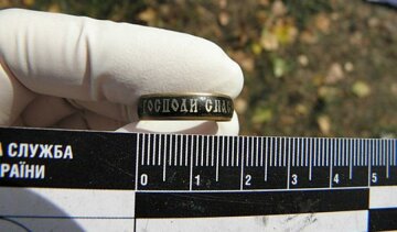 У Києві знайшли вбиту жінку біля залізниці (фото)