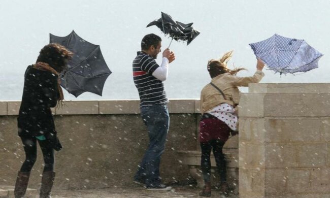 Украину штормит: синоптики предупредили об ухудшении погоды