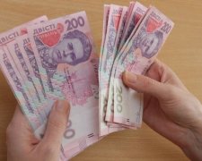 Кто и сколько денег получит ко Дню защитника Украины
