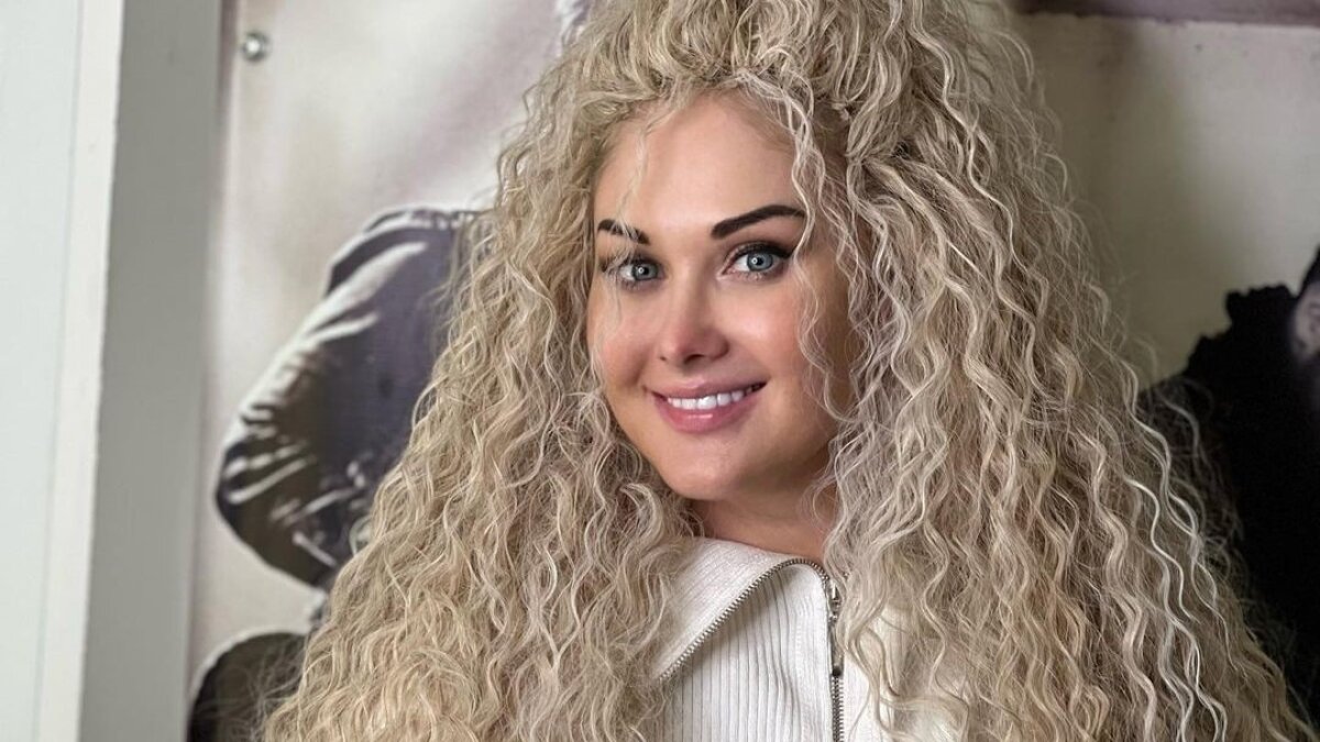 Люси Лю толығымен жалаңаш Секс Финн және Сағыз