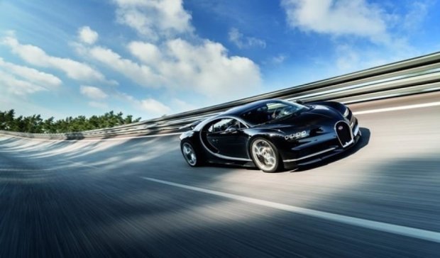 Самый быстрый серийный суперкар покзала Bugatti (фото, видео)