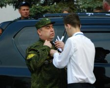 Лівий півень: в мережі регочуть над новим іміджем Плотницького