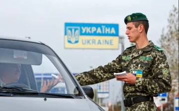 Прикордонник на пункті пропуску