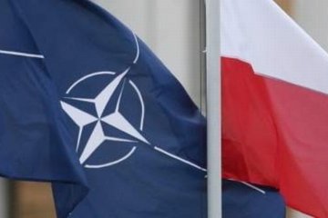 Польща закликає НАТО створити бази ближче до кордонів з Росією