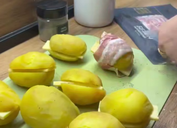 Картофель с беконом, запеченный в духовке