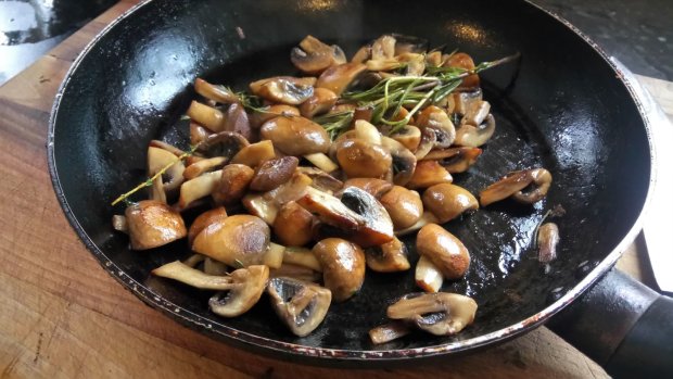 рецепт смажених грибів з фундуком
