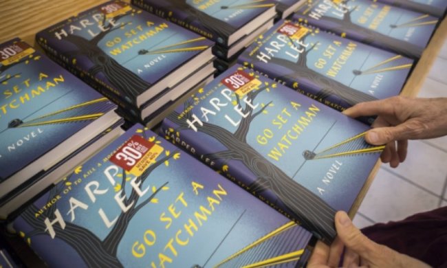 Продовження роману "Вбити пересмішника" побило рекорд продаж у перший день