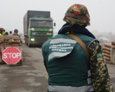 Вночі на Донбасі затримали 11 машин із контрабандою