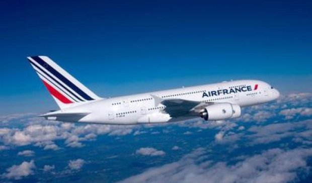 Французький літак екстрено посадили в Амстердамі після погроз в Twitter