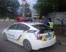 На скорости в кювет: уличная камера засекла жуткую аварию с маршруткой