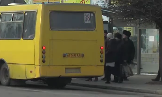 Громадський транспорт. Фото: скрін youtube