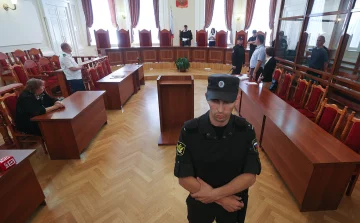 В Росії дітей-сиріт змушують платити за борги померлої матері