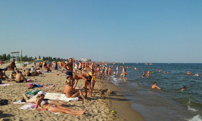 Глобальне потепління "зжере" частину вашої відпустки: кліматологи терміново попередили охочих грітися на морі
