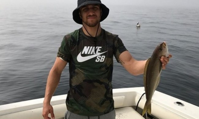 Между тренировками Ломаченко отдыхает на рыбалке