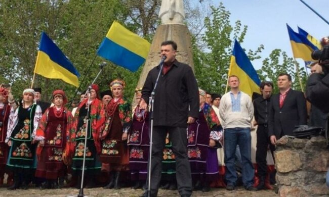 Олег Тягнибок звинуватив владу у знищенні націоналістів 