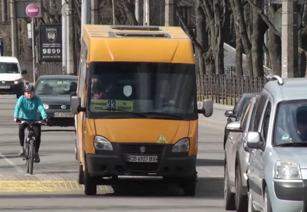 Общественный транспорт, кадр из видео