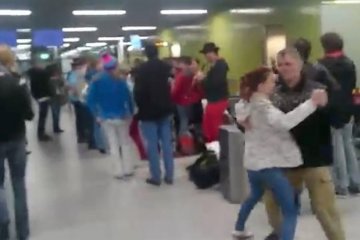 Олег Скрипка та «ВВ» потрапили у літак із палаючим двигуном  