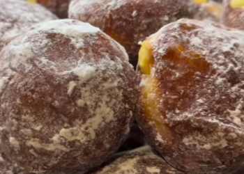 Пампушки, або пончики з кремом: фото скрін рецепту