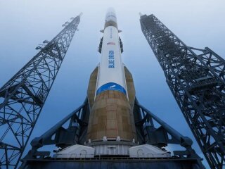 Взрыв ракеты New Glenn компании Blue Origin во время испытаний на стартовой площадке во Флориде