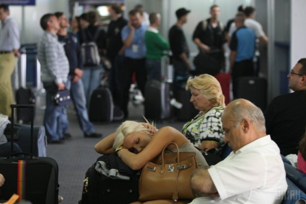 Международный аэропорт закрывается: украинцев предупредили о важных изменениях, десятки рейсов перенесли