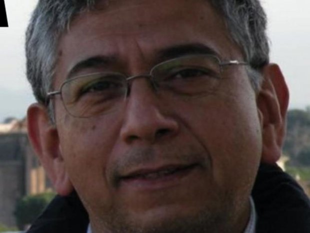 Перуанского журналиста "упаковали" в чемодан