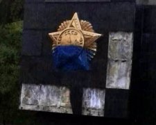Монумент Слави у Львові відремонтували пінопластом