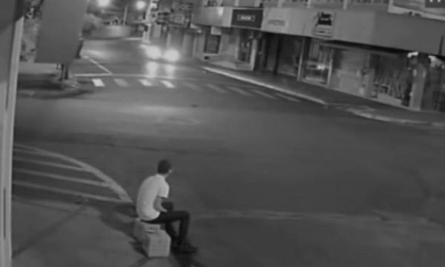 Парень удивительным образом обманул смерть и стал звездой YouTube