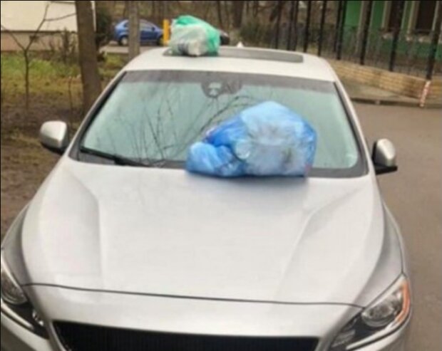 Тернопольские коммунальщики передали "привет" герою парковки: "Теперь отмывай как хочешь"