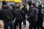 Під вікна Кличко притягнули тварин - все через маршрутки-розвалюхи: "Людей возять, як баранів"
